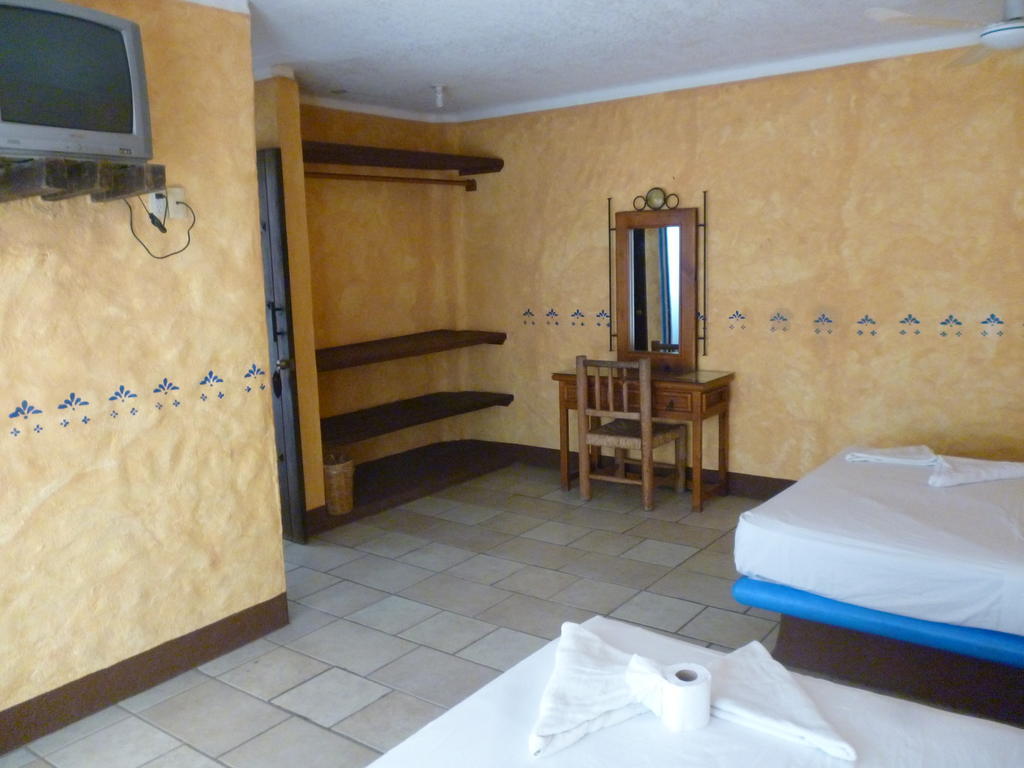 פוארטו אסקונדידו Hotel Casa Vieja מראה חיצוני תמונה